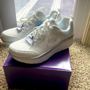 Skechers D’lux walkers machine washable